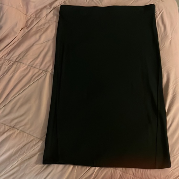 Women’s Straight, Slight Pencil Cut Skirt - Black / Size M - Picture 2 of 5